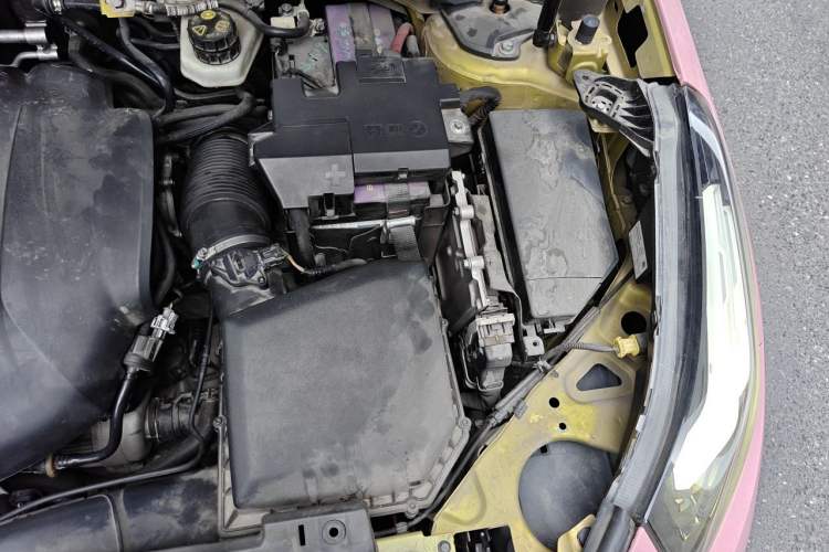 Used Lynk & Co 03 2021 03+ 2.0TD Automatic Performance Package Edition Engine Bay Left