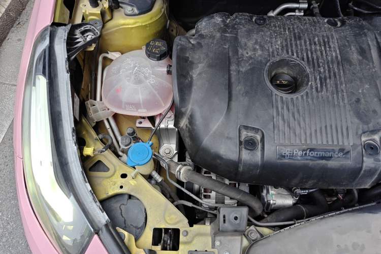 Used Lynk & Co 03 2021 03+ 2.0TD Automatic Performance Package Edition Engine Bay Right