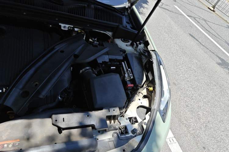 Used Lynk & Co 03 2021 1.5TD DCT Jing Champion Edition Engine Bay Left