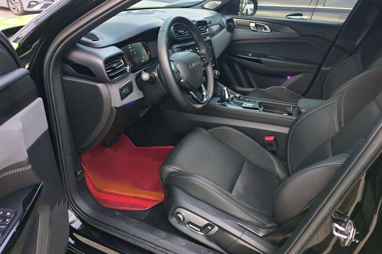 Used Lynk & Co 03 2021 2.0TD Automatic JingPro Interior 3