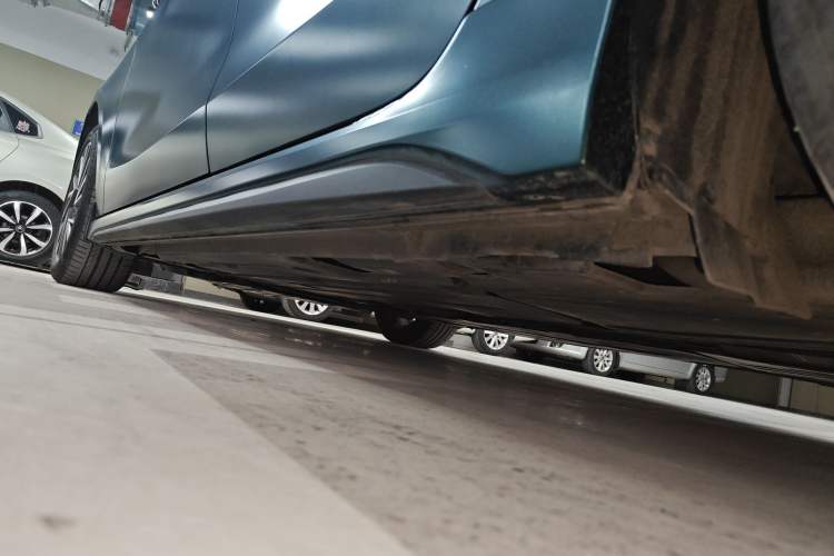 Used Lynk & Co 03 2021 1.5TD DCT JingPlus Left Side Sill