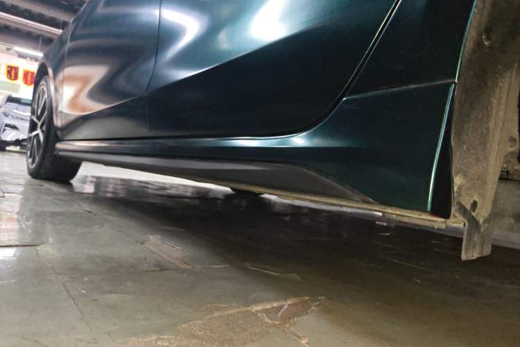 Used Lynk & Co 03 2021 1.5TD DCT Jing Champion Edition Left Side Sill