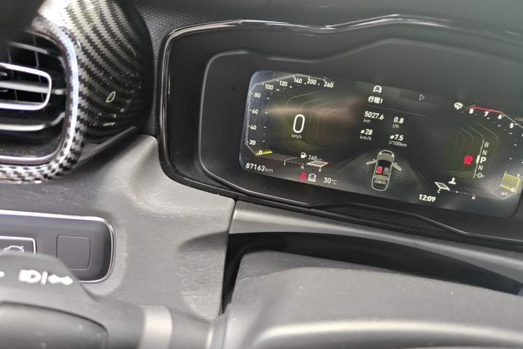 Used Lynk & Co 03 2021 1.5TD DCT Jing Champion Edition Odometer Close Up