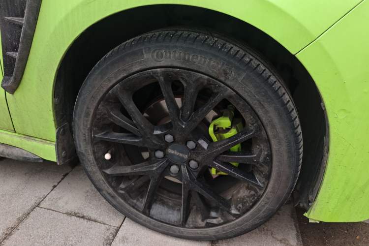 Used Lynk & Co 03 2021 2.0TD Automatic Trendy Champion Edition Right Front Wheel Hub