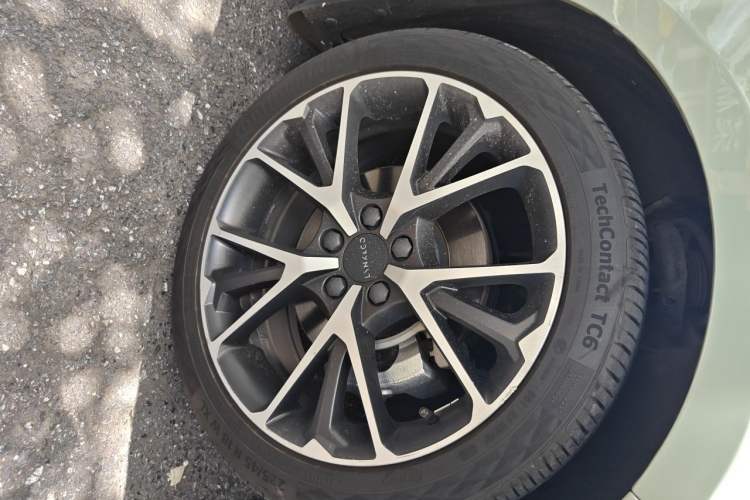 Used Lynk & Co 03 2021 1.5TD DCT Jing Champion Edition Right Front Wheel Hub