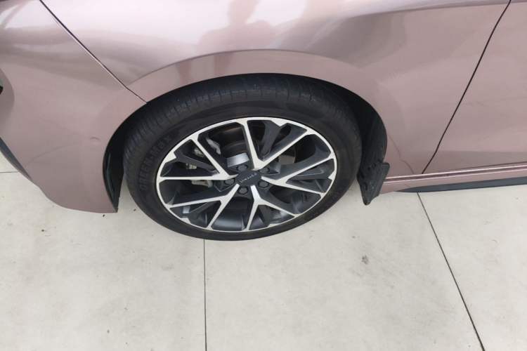 Used Lynk & Co 03 2021 2.0TD Automatic Trendy Champion Edition Left Front Wheel Hub