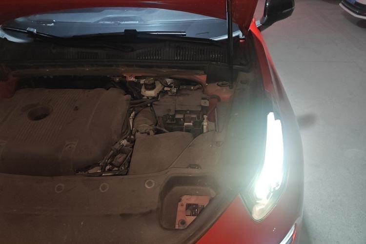 Used Lynk & Co 03 2021 2.0TD Automatic JingPro Engine Bay Left