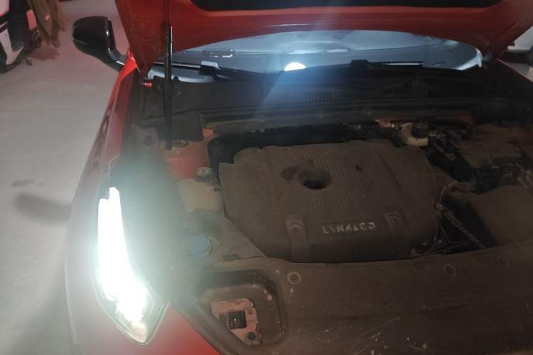 Used Lynk & Co 03 2021 2.0TD Automatic JingPro Engine Bay Right