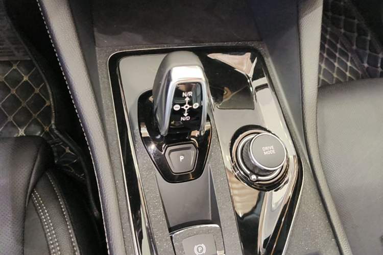 Used Lynk & Co 03 2021 2.0TD Automatic Trendy Champion Edition Gear Lever