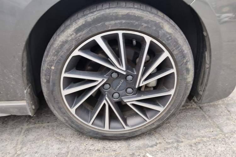 Used Lynk & Co 03 2021 1.5TD DCT JingPlus Right Front Wheel Hub