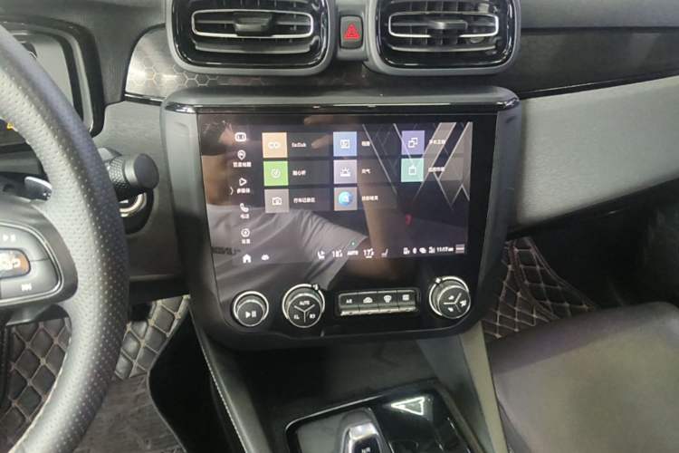 Used Lynk & Co 03 2021 2.0TD Automatic Trendy Champion Edition Audio And AC Panel