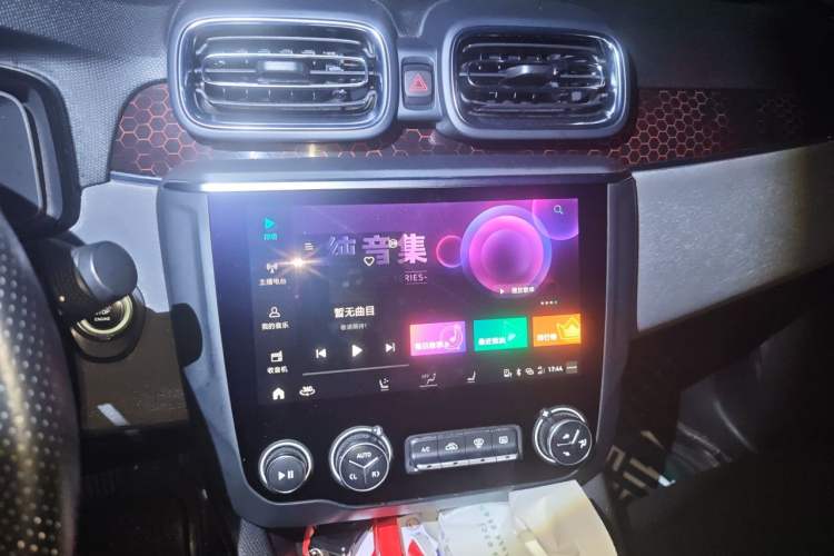 Used Lynk & Co 03 2021 2.0TD Automatic Trendy Champion Edition Audio And AC Panel