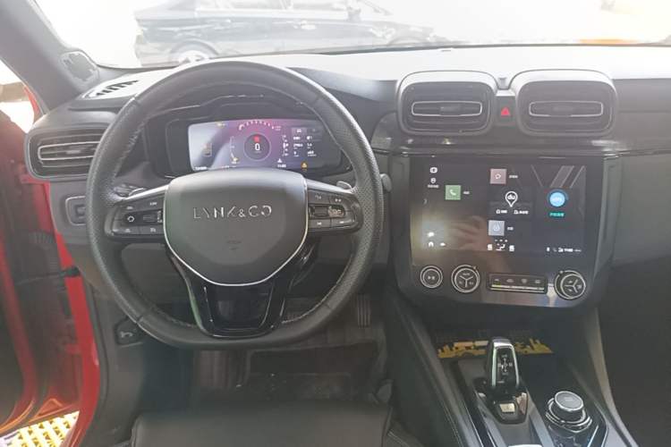 Used Lynk & Co 03 2021 2.0TD Automatic Jing Plus Center Console