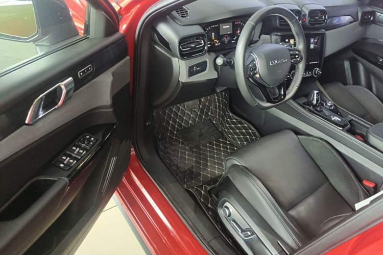 Used Lynk & Co 03 2021 2.0TD Automatic Trendy Champion Edition Driver Seat