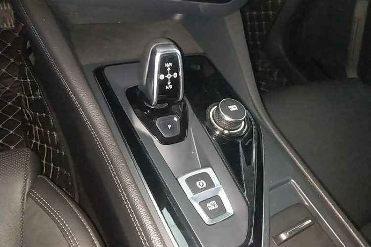 Used Lynk & Co 03 2021 2.0TD Automatic Trendy Champion Edition Gear Lever