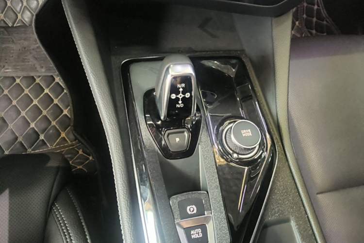 Used Lynk & Co 03 2021 2.0TD Automatic Trendy Champion Edition Gear Lever