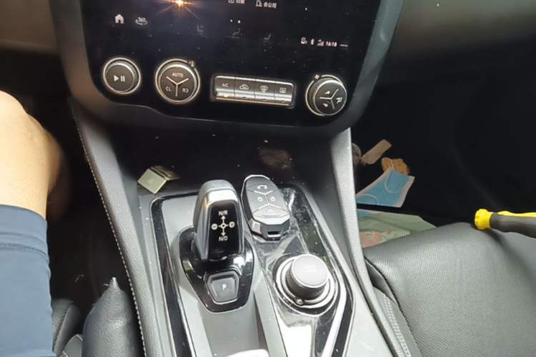 Used Lynk & Co 03 2021 2.0TD Automatic JingPro Gear Lever