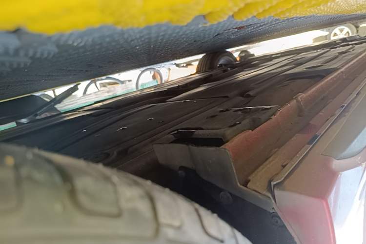 Used Lynk & Co 03 2021 2.0TD Automatic Jing Plus Left Side Sill