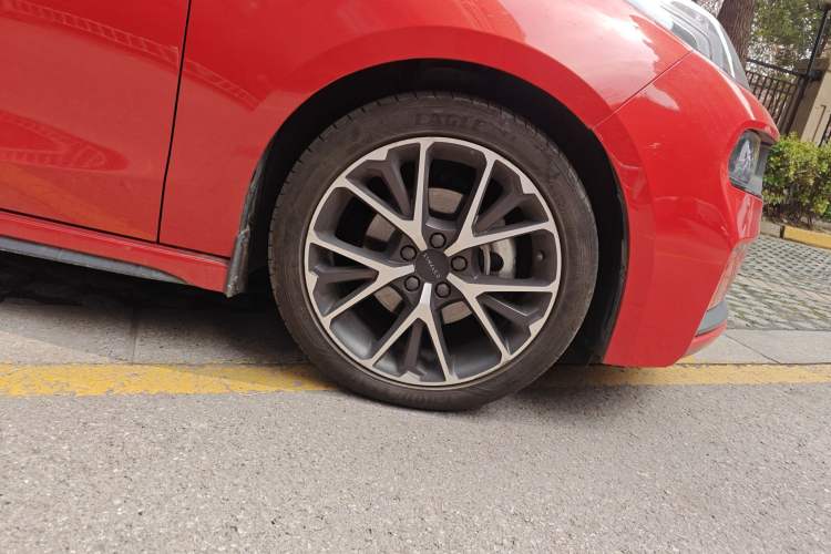 Used Lynk & Co 03 2021 1.5TD DCT Jing Champion Edition Right Front Wheel Hub
