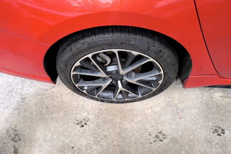 Used Lynk & Co 03 2021 1.5TD DCT Jing Champion Edition Right Rear Wheel Hub