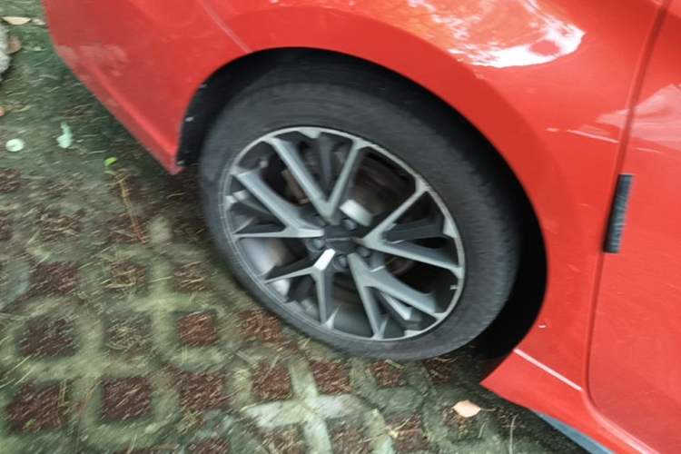 Used Lynk & Co 03 2021 2.0TD Automatic JingPro Right Rear Wheel Hub