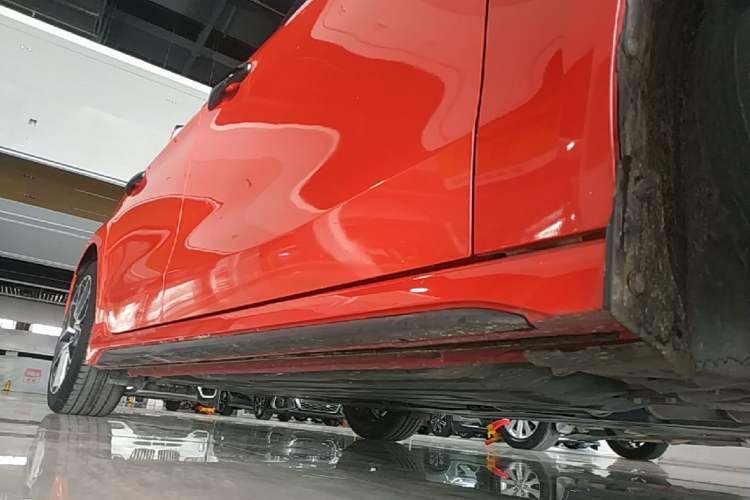 Used Lynk & Co 03 2021 2.0TD Automatic Trendy Champion Edition Right Side Sill