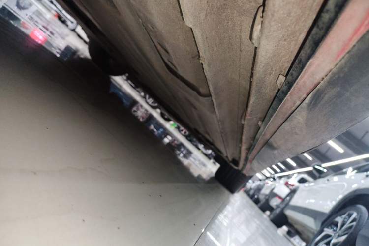 Used Lynk & Co 03 2021 1.5TD DCT JingPlus Right Side Sill