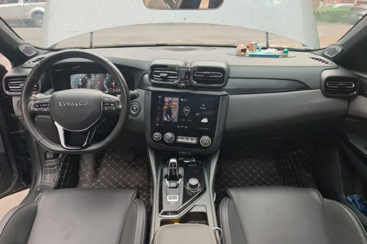 Used Lynk & Co 03 2021 1.5TD DCT Jing Champion Edition Center Console