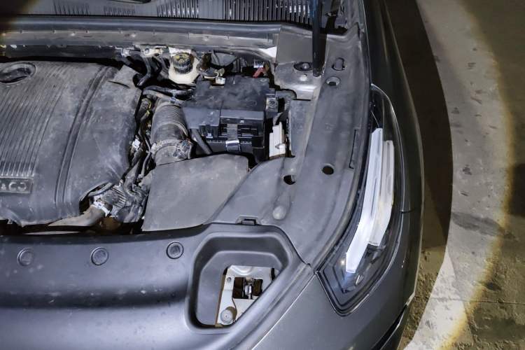 Used Lynk & Co 03 2021 1.5TD DCT Jing Champion Edition Engine Bay Left