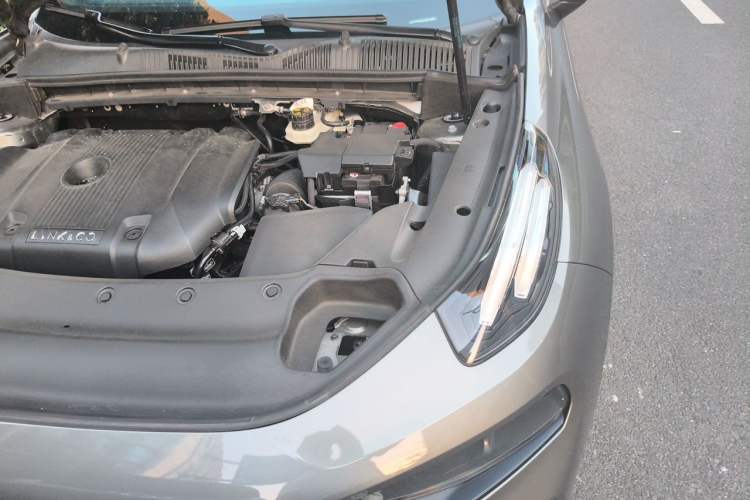 Used Lynk & Co 03 2021 2.0TD Automatic Trendy Champion Edition Engine Bay Left