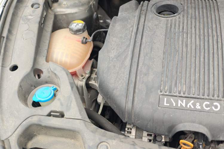 Used Lynk & Co 03 2021 1.5TD DCT JingPlus Engine Bay Right