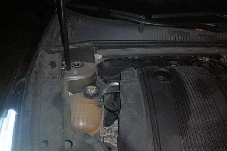 Used Lynk & Co 03 2021 1.5TD DCT JingPlus Engine Bay Right