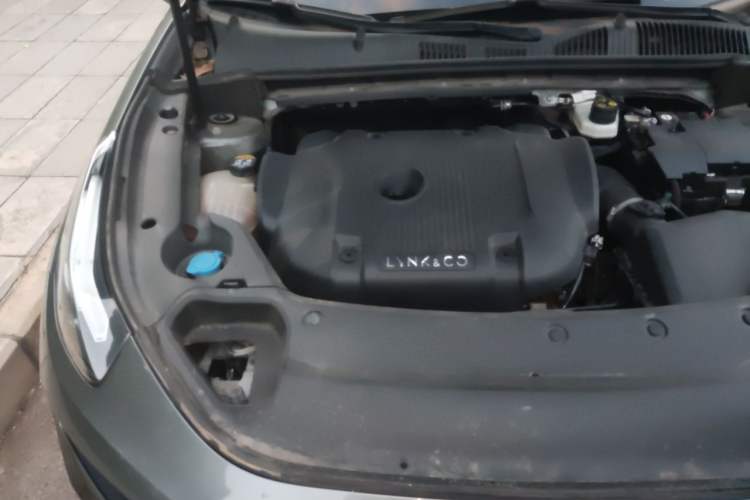Used Lynk & Co 03 2021 2.0TD Automatic Trendy Champion Edition Engine Bay Right