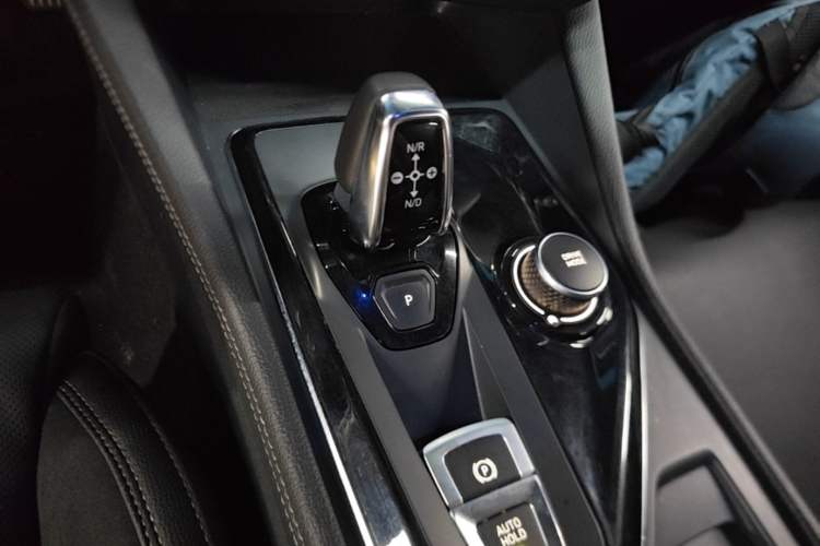 Used Lynk & Co 03 2021 2.0TD Automatic Trendy Champion Edition Gear Lever