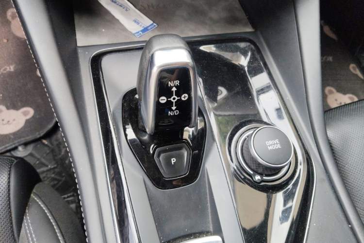 Used Lynk & Co 03 2021 1.5TD DCT Jing Champion Edition Gear Lever