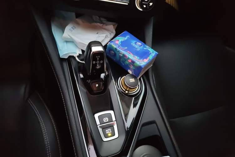 Used Lynk & Co 03 2021 2.0TD Automatic Trendy Champion Edition Gear Lever