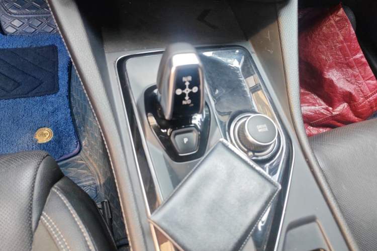 Used Lynk & Co 03 2021 1.5TD DCT Jing Champion Edition Gear Lever