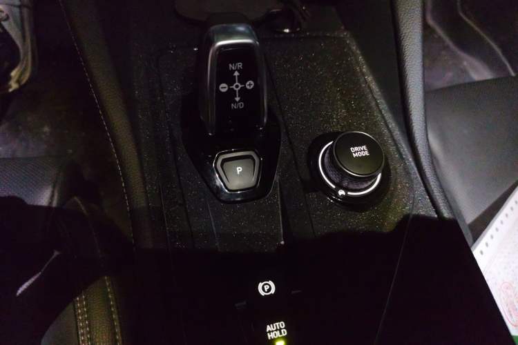 Used Lynk & Co 03 2021 2.0TD Automatic Trendy Champion Edition Gear Lever
