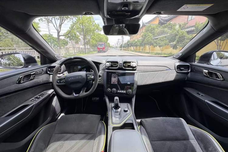 Used Lynk & Co 03 2021 03+ 2.0TD Automatic Wind-Chasing Edition Interior 6
