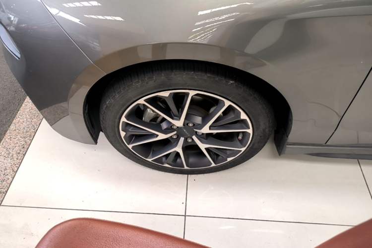 Used Lynk & Co 03 2021 1.5TD DCT Jing Champion Edition Left Front Wheel Hub