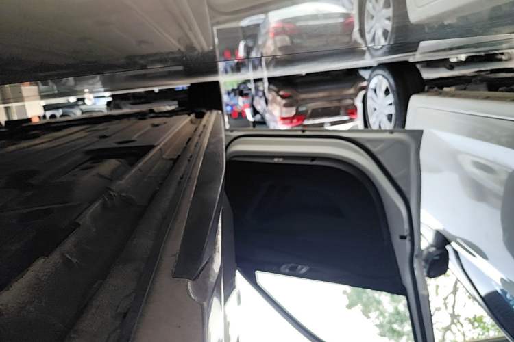 Used Lynk & Co 03 2021 1.5TD DCT Jing Champion Edition Left Side Sill