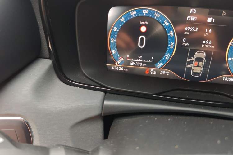 Used Lynk & Co 03 2021 1.5TD DCT Jing Champion Edition Odometer Close Up