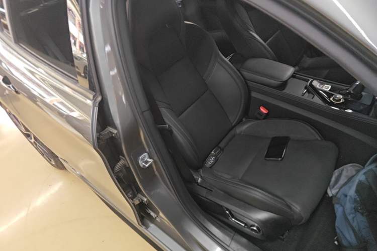Used Lynk & Co 03 2021 2.0TD Automatic Trendy Champion Edition Right Front Seat