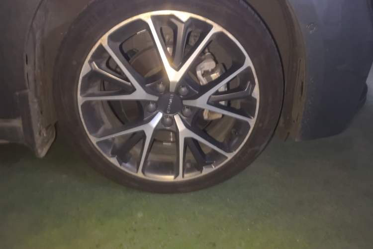 Used Lynk & Co 03 2021 2.0TD Automatic Trendy Champion Edition Right Front Wheel Hub