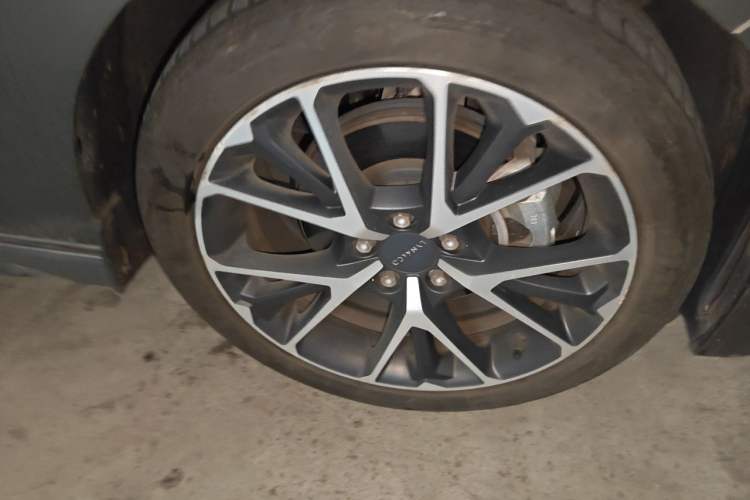 Used Lynk & Co 03 2021 1.5TD DCT Jing Champion Edition Right Front Wheel Hub