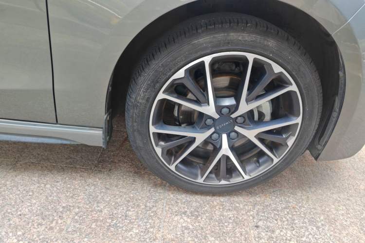 Used Lynk & Co 03 2021 1.5TD DCT Jing Champion Edition Right Front Wheel Hub