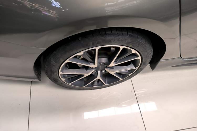Used Lynk & Co 03 2021 1.5TD DCT Jing Champion Edition Right Rear Wheel Hub