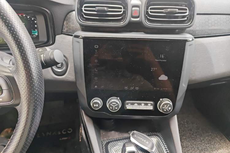Used Lynk & Co 03 2021 2.0TD Automatic Trendy Champion Edition Audio And AC Panel