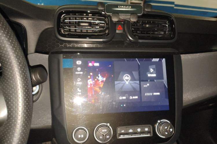 Used Lynk & Co 03 2021 2.0TD Automatic Trendy Champion Edition Audio And AC Panel