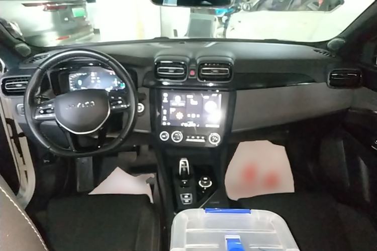 Used Lynk & Co 03 2021 2.0TD Automatic Trendy Champion Edition Center Console